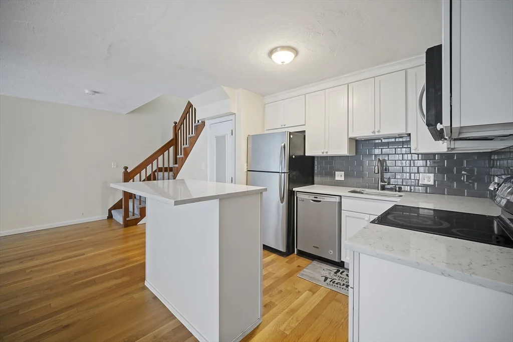 2 bed, 2 bath apartment for rent at 148 Quincy Shore Dr Unit 31, Quincy — photo 10 of 21