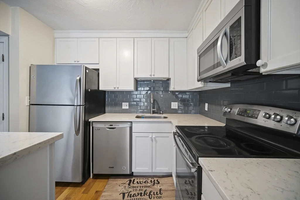 2 bed, 2 bath apartment for rent at 148 Quincy Shore Dr Unit 31, Quincy — photo 1 of 21