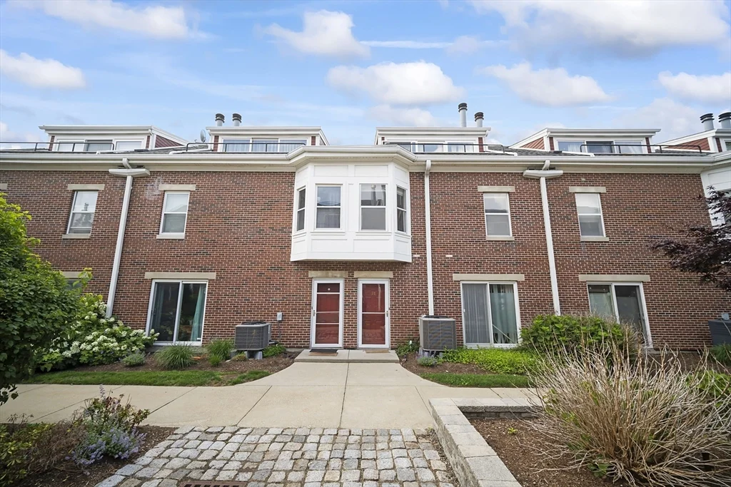 2 bed, 2 bath apartment for rent at 148 Quincy Shore Dr Unit 31, Quincy — photo 20 of 21
