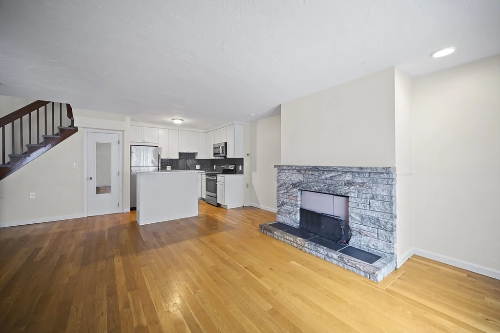 2 bed, 2 bath apartment for rent at 148 Quincy Shore Dr Unit 31, Quincy — photo 8 of 21