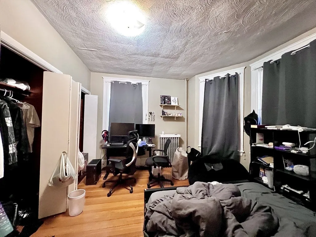4 bed, 2 bath apartment for rent at 148 Strathmore Rd Unit 1, Brighton — photo 13 of 23