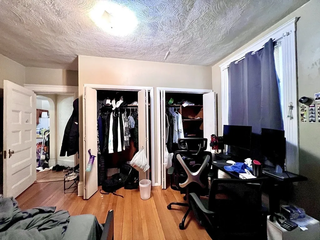 4 bed, 2 bath apartment for rent at 148 Strathmore Rd Unit 1, Brighton — photo 14 of 23