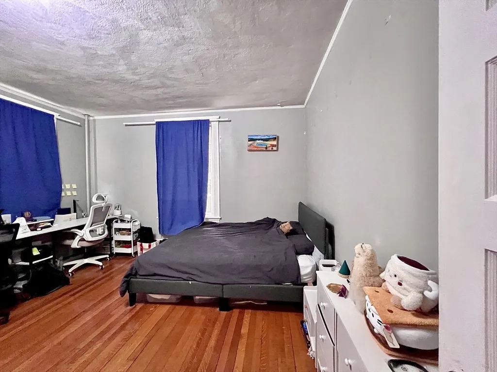 4 bed, 2 bath apartment for rent at 148 Strathmore Rd Unit 1, Brighton — photo 16 of 23