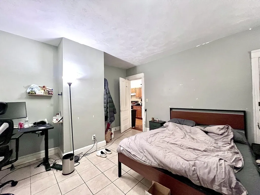 4 bed, 2 bath apartment for rent at 148 Strathmore Rd Unit 1, Brighton — photo 10 of 23