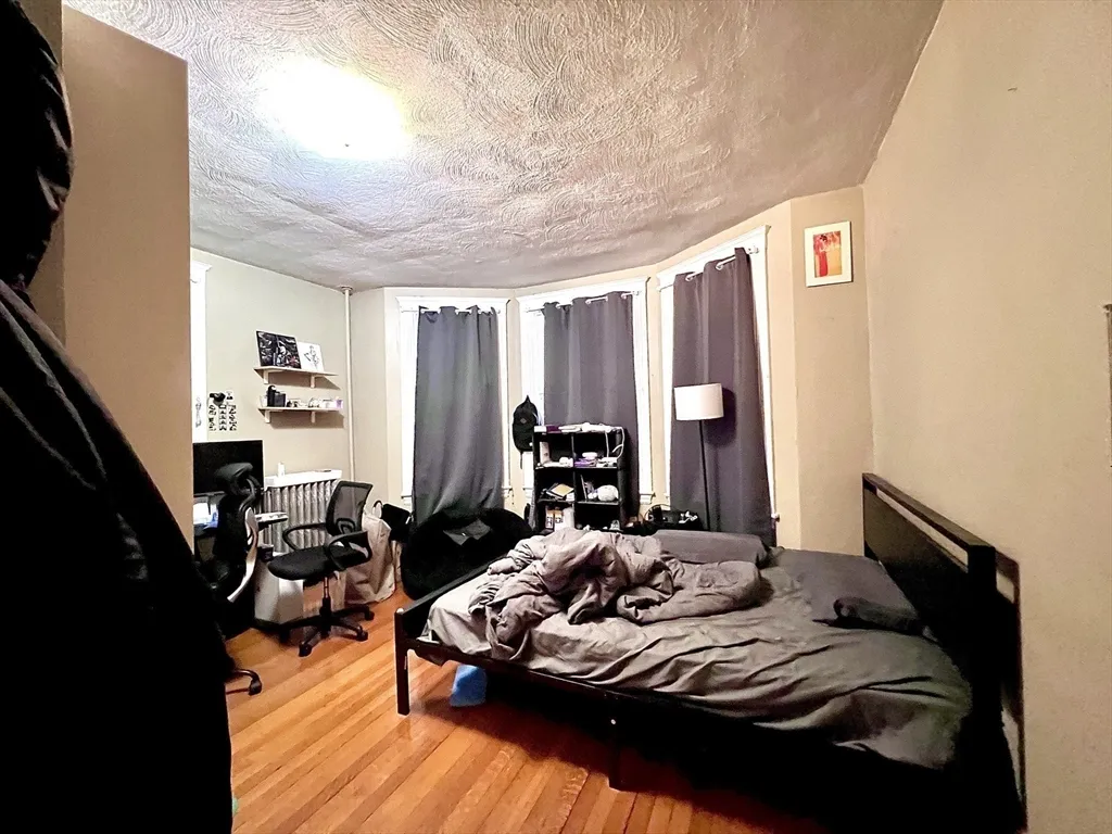 4 bed, 2 bath apartment for rent at 148 Strathmore Rd Unit 1, Brighton — photo 12 of 23