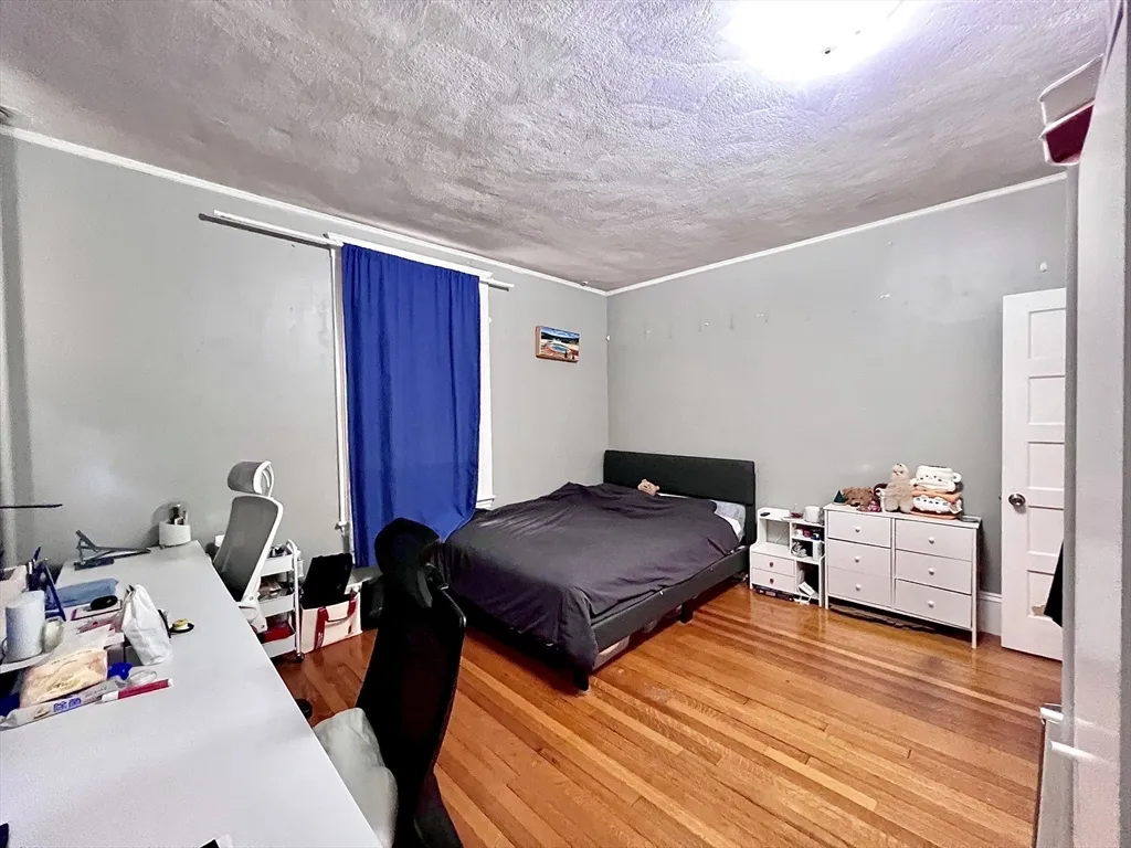 4 bed, 2 bath apartment for rent at 148 Strathmore Rd Unit 1, Brighton — photo 18 of 23