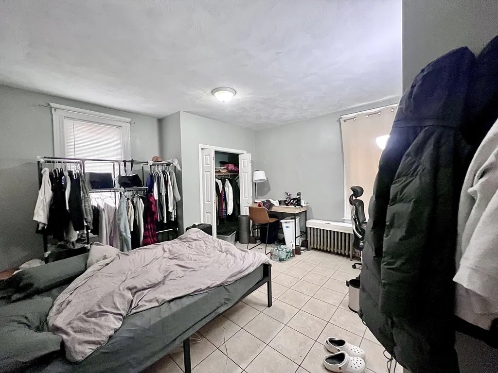 4 bed, 2 bath apartment for rent at 148 Strathmore Rd Unit 1, Brighton — photo 7 of 23