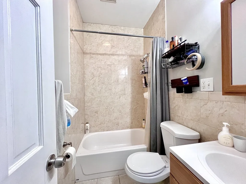 4 bed, 2 bath apartment for rent at 148 Strathmore Rd Unit 1, Brighton — photo 20 of 23