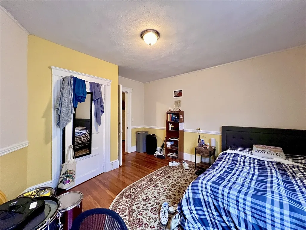 4 bed, 2 bath apartment for rent at 148 Strathmore Rd Unit 2, Brighton — photo 11 of 25