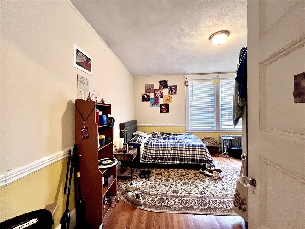 4 bed, 2 bath apartment for rent at 148 Strathmore Rd Unit 2, Brighton — photo 10 of 25