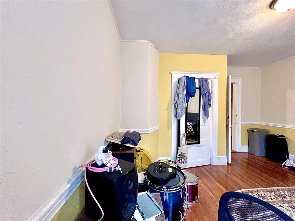 4 bed, 2 bath apartment for rent at 148 Strathmore Rd Unit 2, Brighton — photo 12 of 25
