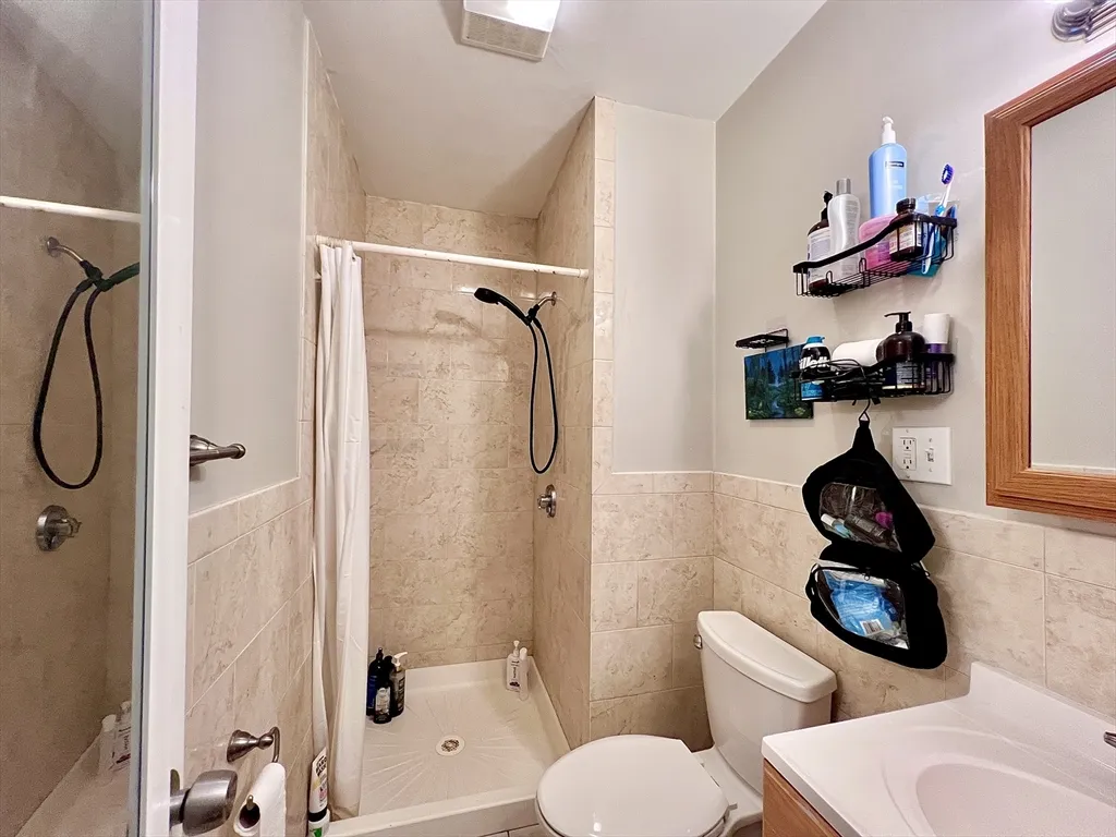 4 bed, 2 bath apartment for rent at 148 Strathmore Rd Unit 2, Brighton — photo 20 of 25