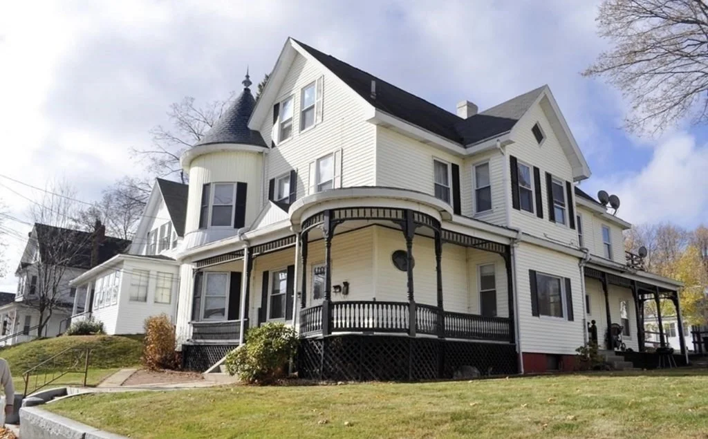 4 bed, 1 bath apartment for rent at 148 Vernon St Unit 1, Gardner