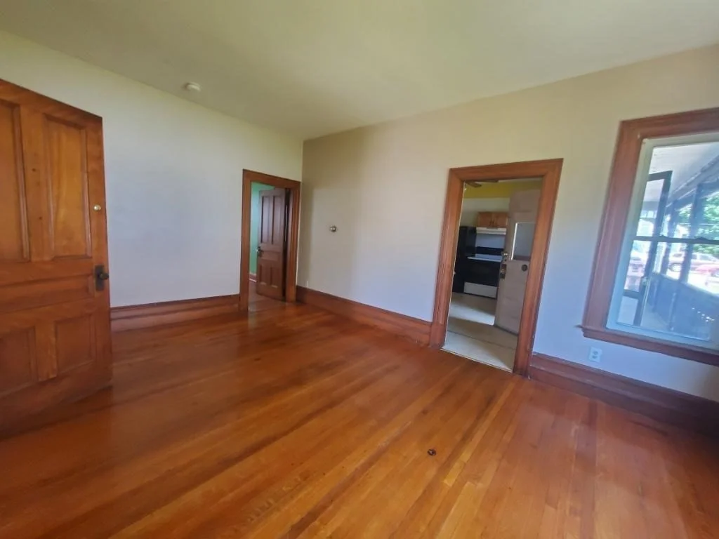 4 bed, 1 bath apartment for rent at 148 Vernon St Unit 1, Gardner — photo 2 of 10