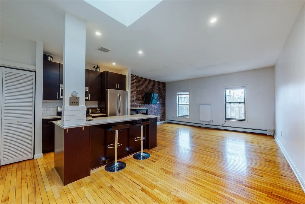 1 bed, 1 bath apartment for rent at 148 Warren Ave Unit 4, South End — photo 1 of 8