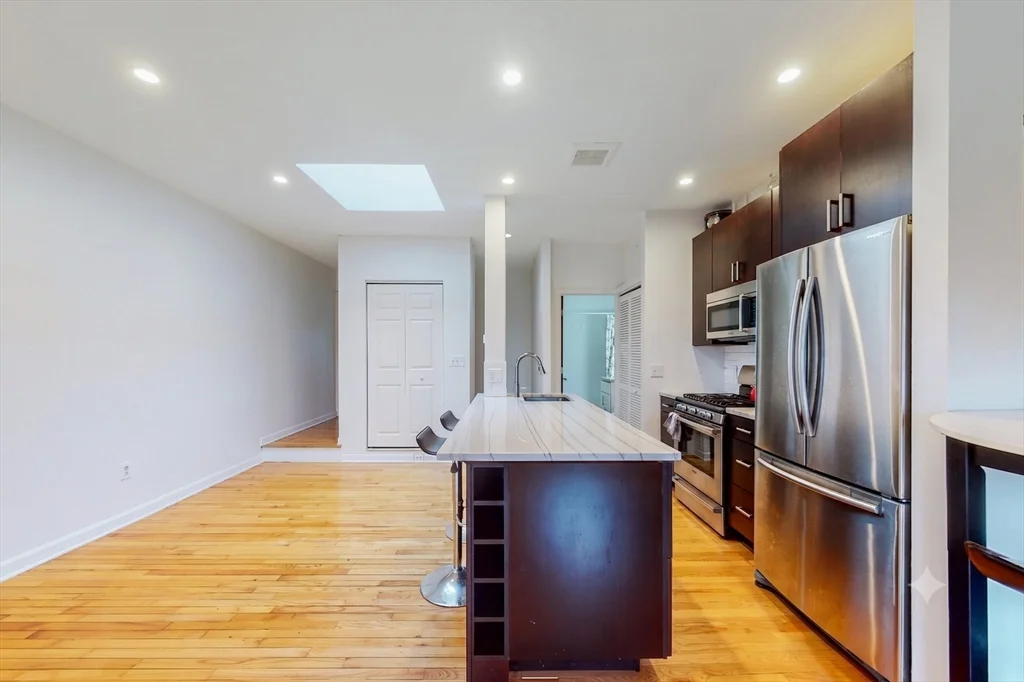 1 bed, 1 bath apartment for rent at 148 Warren Ave Unit 4, South End — photo 2 of 8