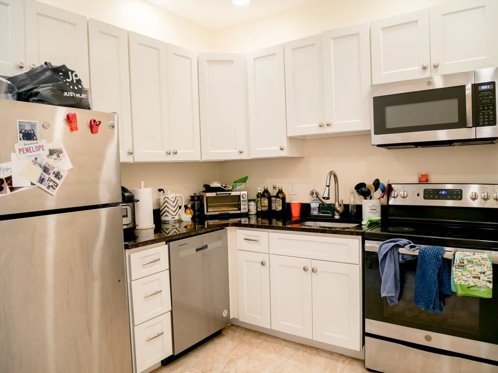 2 bed, 1 bath apartment for rent at 1482 Beacon St Unit 31, Corey Hill — photo 2 of 6