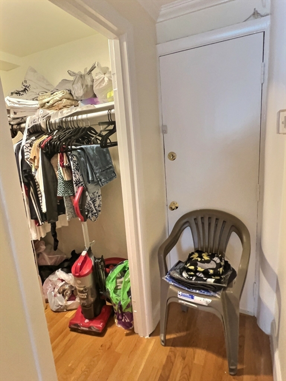 Studio bed, 1 bath apartment for rent at 1482 Beacon St Unit B1, Corey Hill — photo 3 of 4