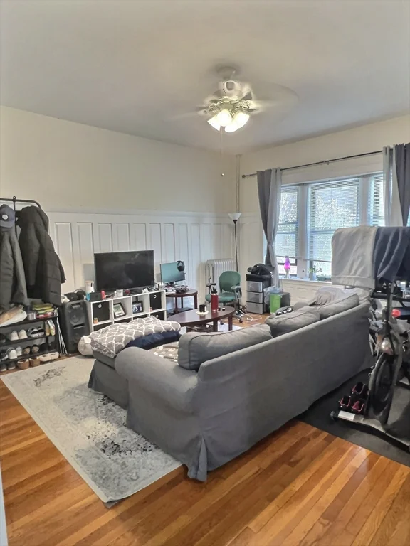 1 bed, 1 bath apartment for rent at 1482 Beacon Unit 14, Coolidge Corner — photo 2 of 5