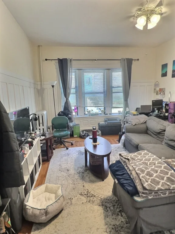 1 bed, 1 bath apartment for rent at 1482 Beacon Unit 14, Coolidge Corner — photo 3 of 5