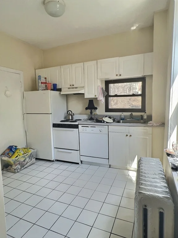 1 bed, 1 bath apartment for rent at 1482 Beacon Unit 33, Allston — photo 3 of 7