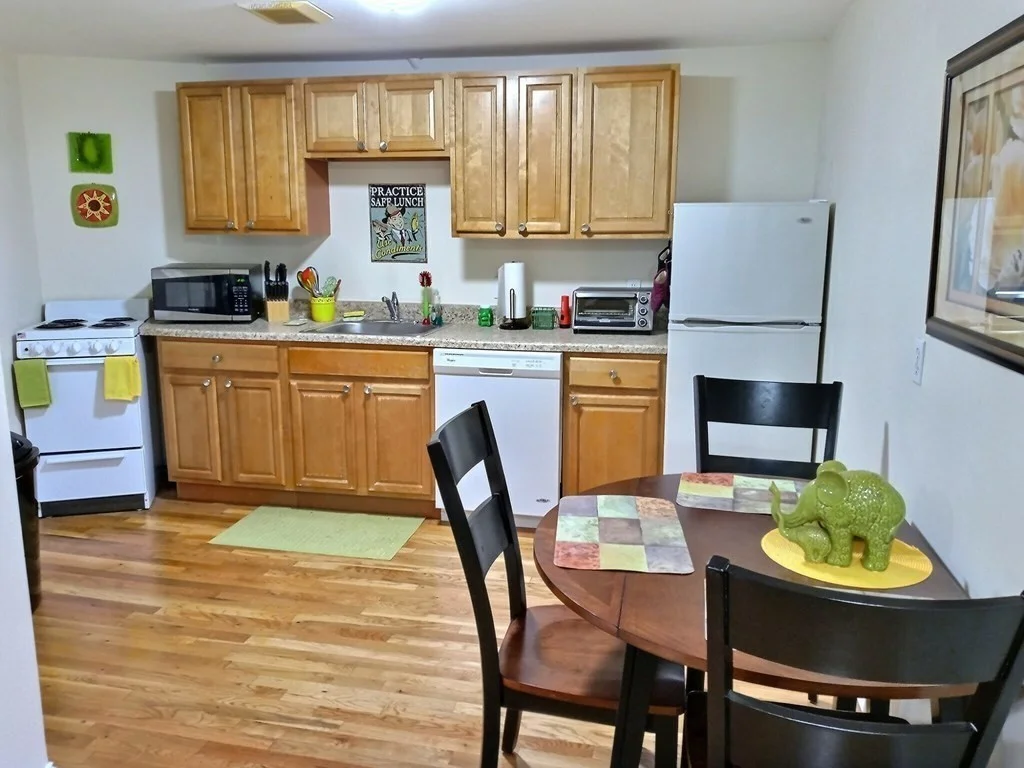 1 bed, 1 bath apartment for rent at 1482 Beacon Unit B5, Coolidge Corner — photo 1 of 8