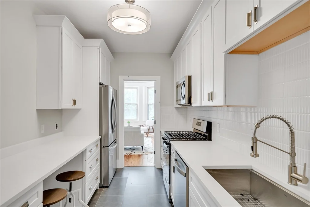 2 bed, 1 bath apartment for rent at 1485 Beacon St Unit 2, Coolidge Corner — photo 3 of 13