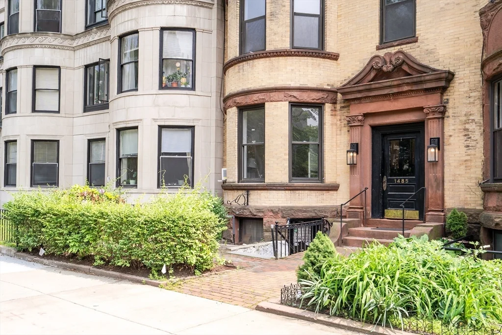 2 bed, 1 bath apartment for rent at 1485 Beacon St Unit 2, Coolidge Corner — photo 12 of 13