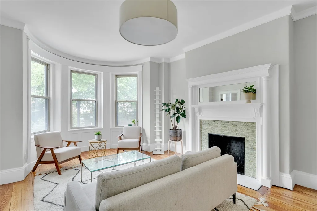 2 bed, 1 bath apartment for rent at 1485 Beacon St Unit 2, Coolidge Corner — photo 1 of 13