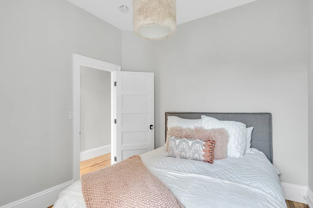 2 bed, 1 bath apartment for rent at 1485 Beacon St Unit 2, Coolidge Corner — photo 9 of 13