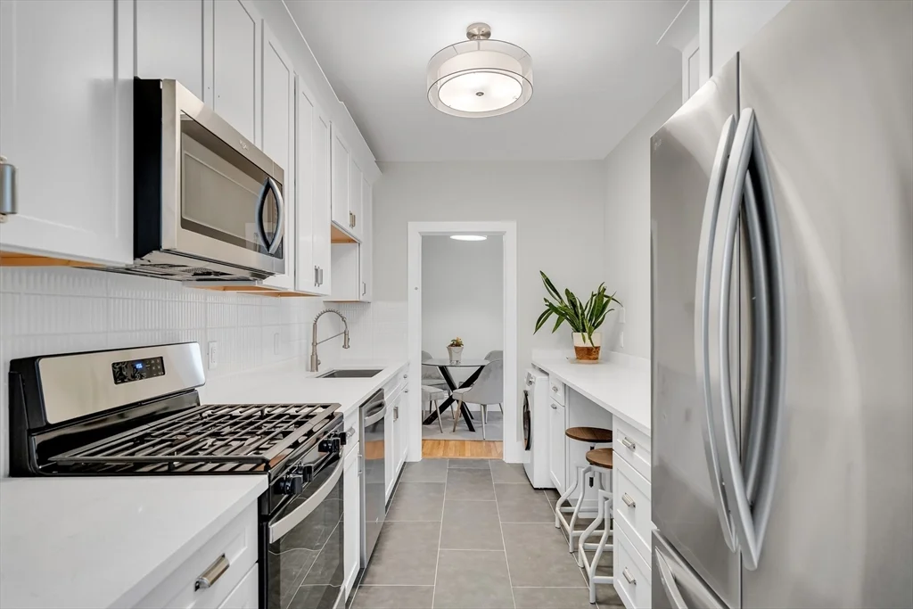 2 bed, 1 bath apartment for rent at 1485 Beacon St Unit 2, Coolidge Corner — photo 4 of 13