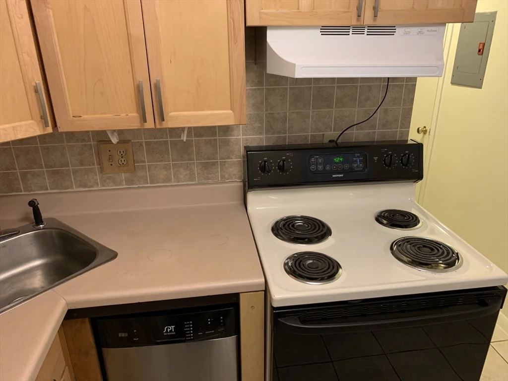 1 bed, 1 bath apartment for rent at 1486 Commonwealth Ave Unit 1, Brighton — photo 10 of 24