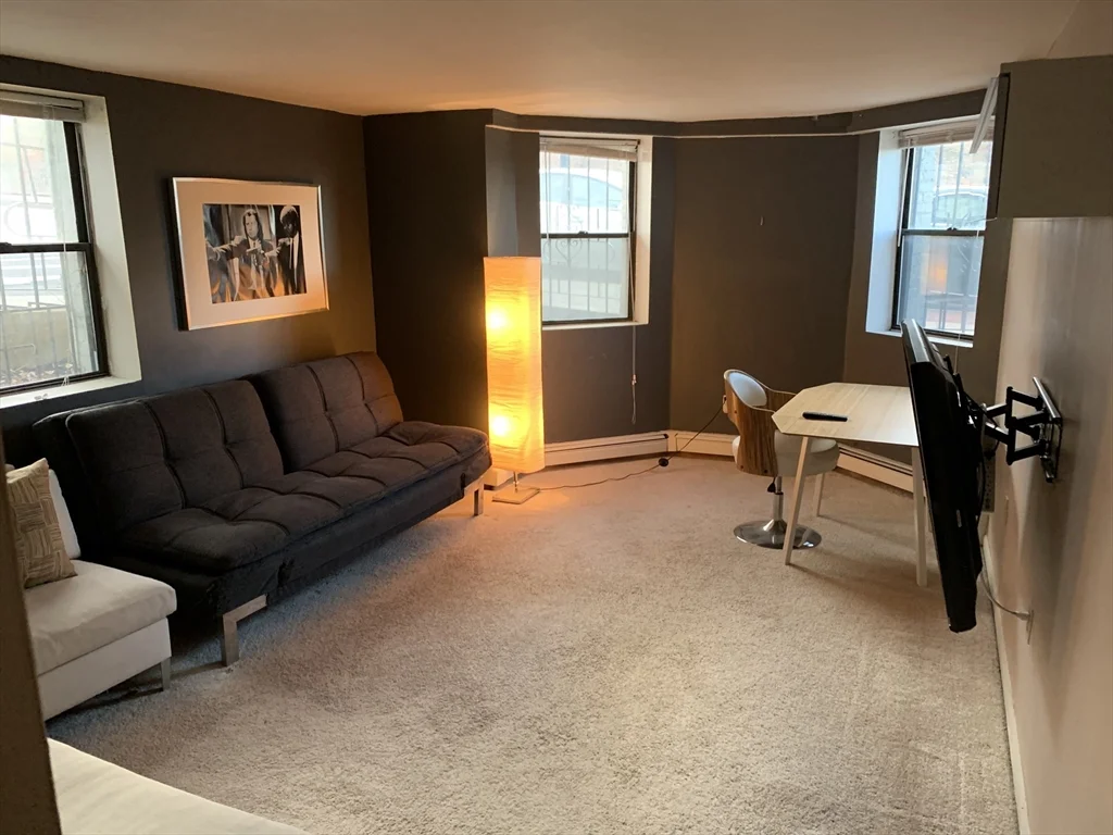 1 bed, 1 bath apartment for rent at 1486 Commonwealth Ave Unit 1, Brighton — photo 4 of 24