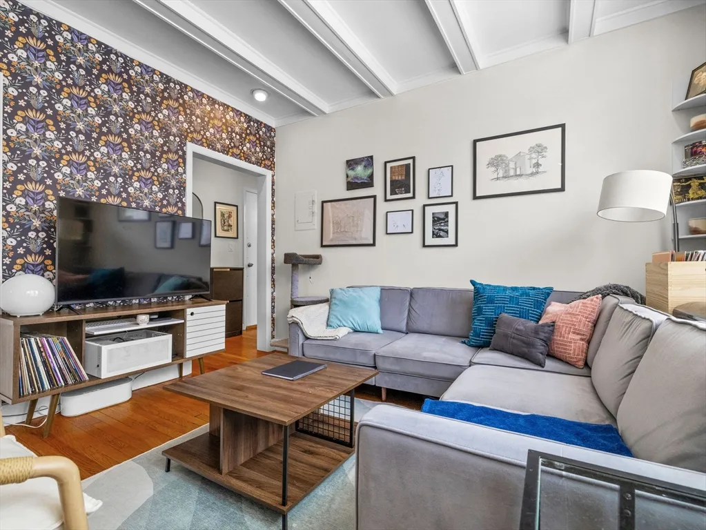 1 bed, 1 bath apartment for rent at 1486 Commonwealth Ave Unit 4, Brighton — photo 4 of 16