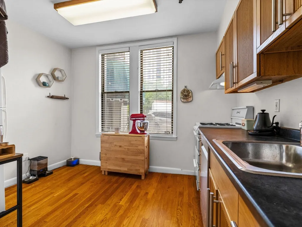 1 bed, 1 bath apartment for rent at 1486 Commonwealth Ave Unit 4, Brighton — photo 6 of 16