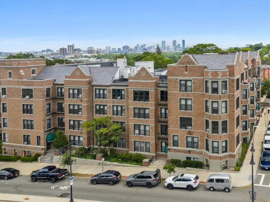 1 bed, 1 bath apartment for rent at 1486 Commonwealth Ave Unit 4, Brighton — photo 14 of 16