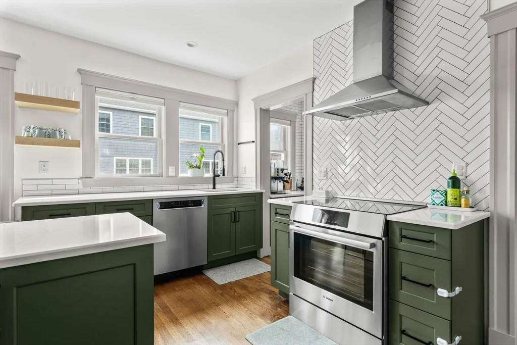 3 bed, 1 bath apartment for rent at 149-151 Pleasant Unit 149, Watertown — photo 1 of 26