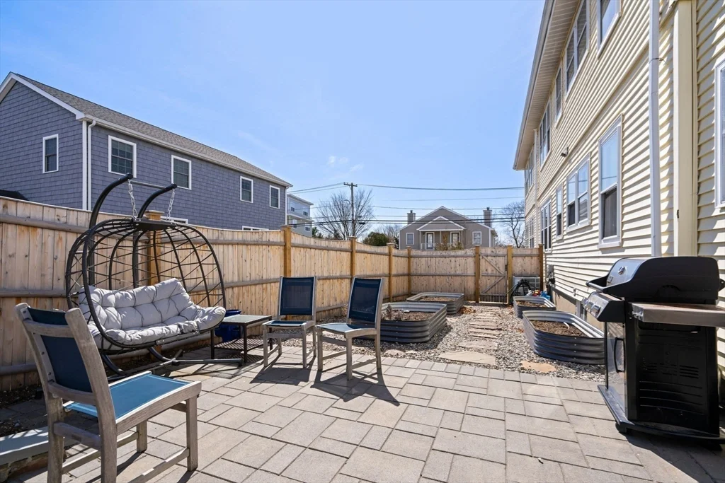 3 bed, 1 bath apartment for rent at 149-151 Pleasant Unit 149, Watertown — photo 20 of 26