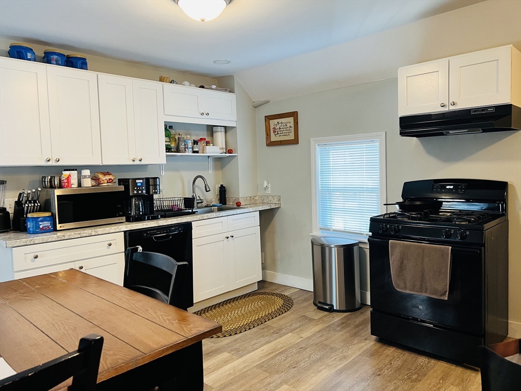 1 bed, 1 bath apartment for rent at 149 Belmont St Unit 2, Everett — photo 1 of 20