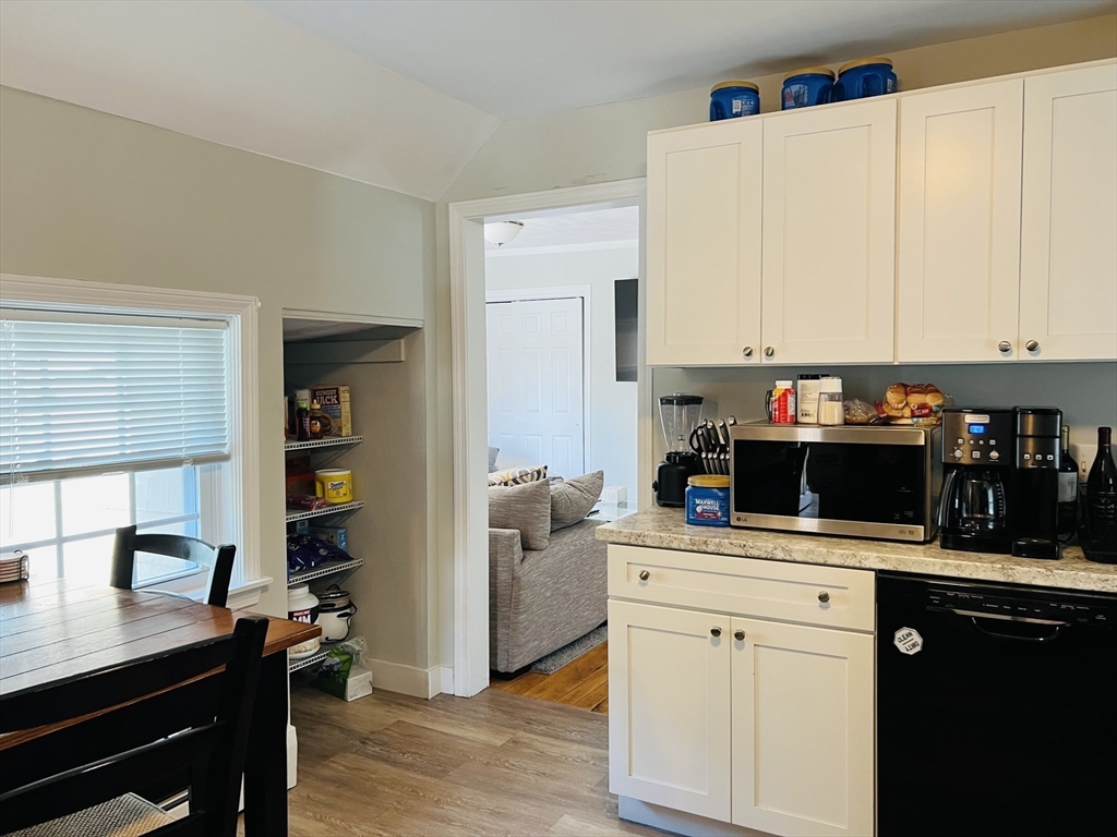 1 bed, 1 bath apartment for rent at 149 Belmont St Unit 2, Everett — photo 3 of 20