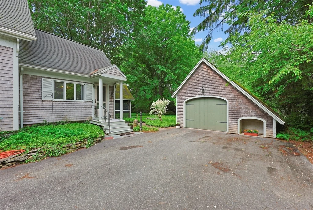 3 bed, 2 bath apartment for rent at 149 Copeland St, West Bridgewater — photo 4 of 33
