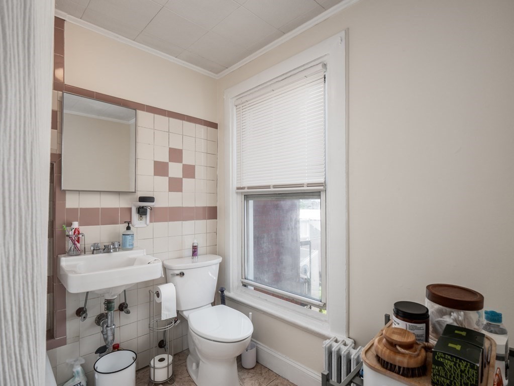 1 bed, 1 bath apartment for rent at 149 Dorchester St Unit 1, South Boston — photo 13 of 17