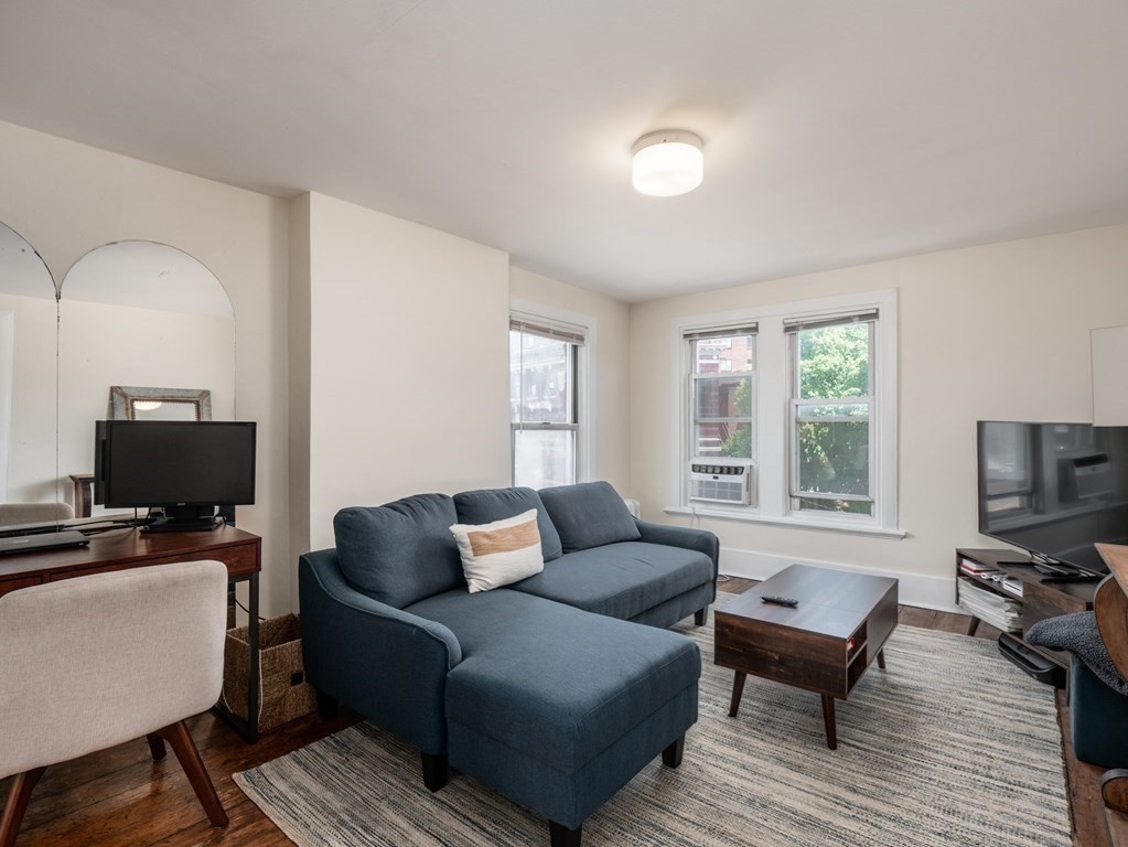 1 bed, 1 bath apartment for rent at 149 Dorchester St Unit 1, South Boston — photo 14 of 17