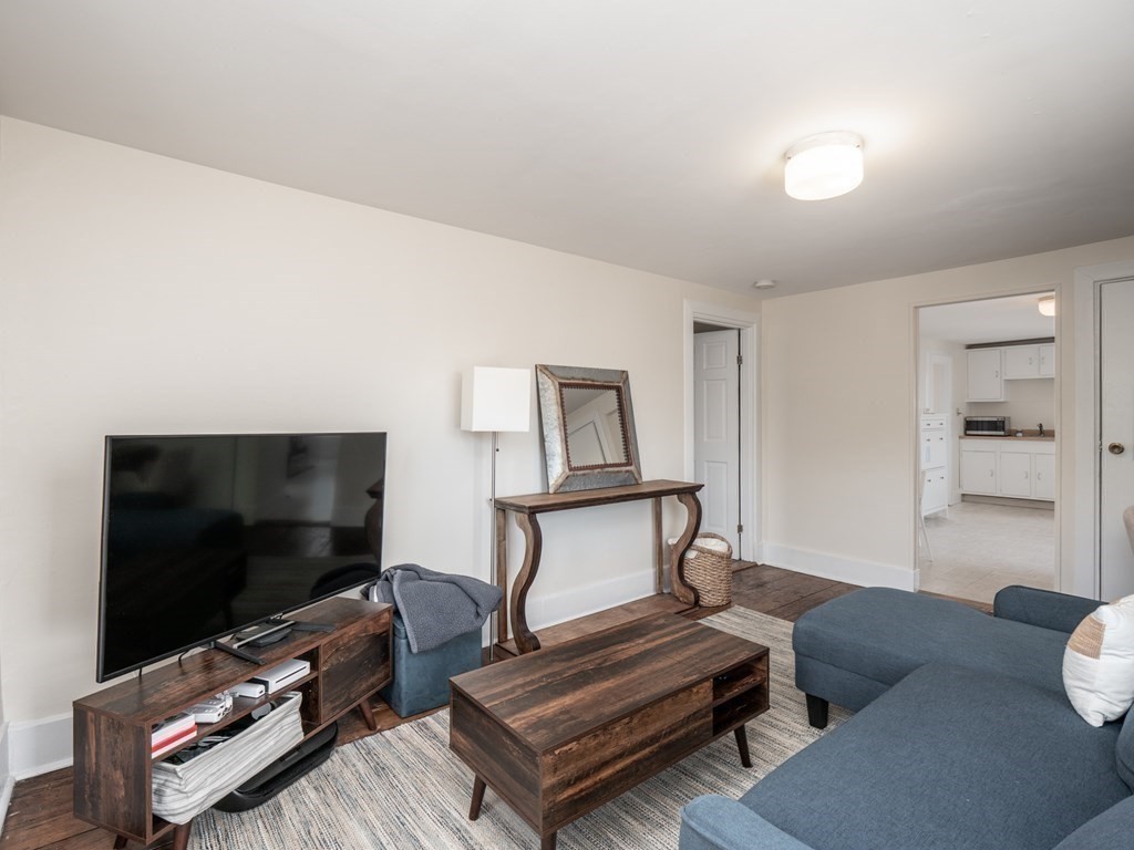 1 bed, 1 bath apartment for rent at 149 Dorchester St Unit 1, South Boston — photo 5 of 17