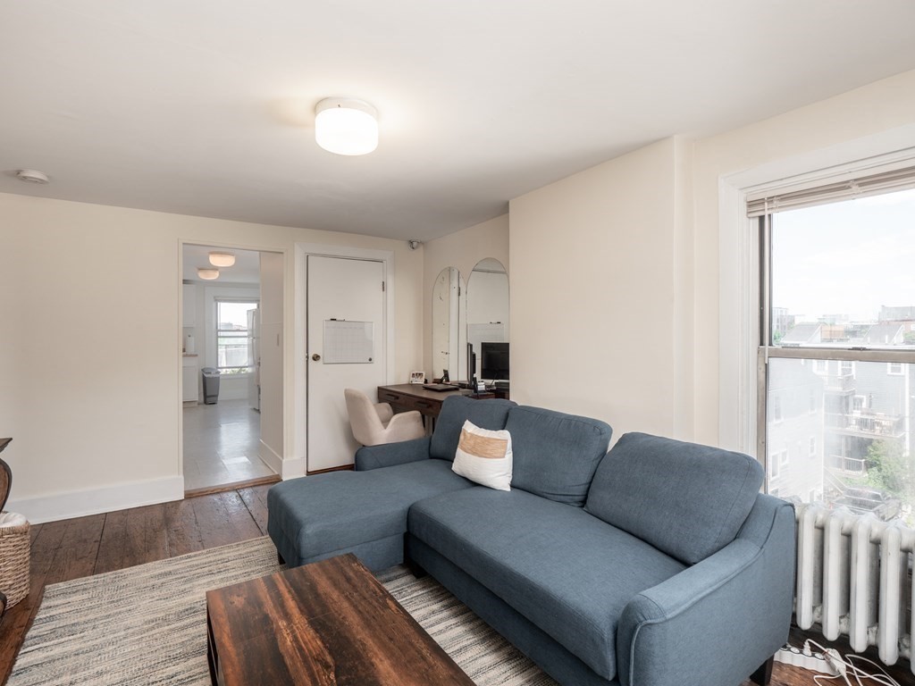 1 bed, 1 bath apartment for rent at 149 Dorchester St Unit 1, South Boston — photo 6 of 17