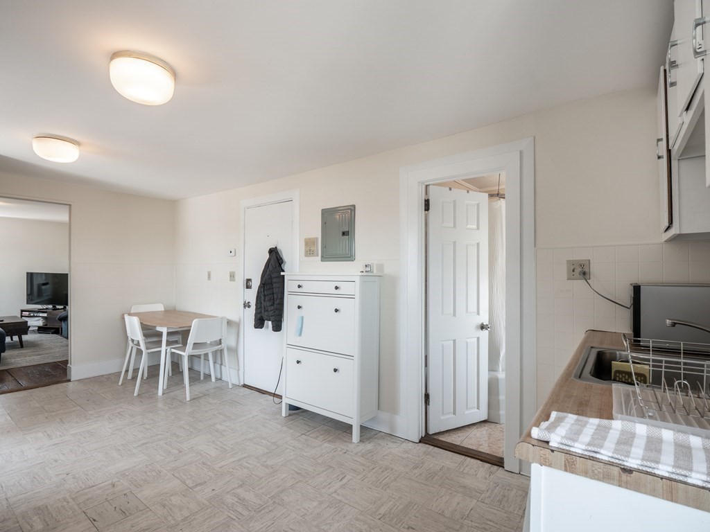 1 bed, 1 bath apartment for rent at 149 Dorchester St Unit 1, South Boston — photo 8 of 17