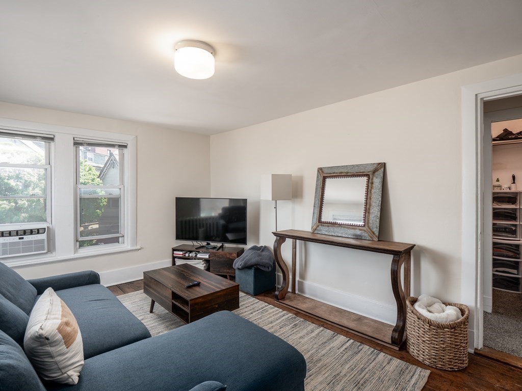 1 bed, 1 bath apartment for rent at 149 Dorchester St Unit 1, South Boston — photo 15 of 17