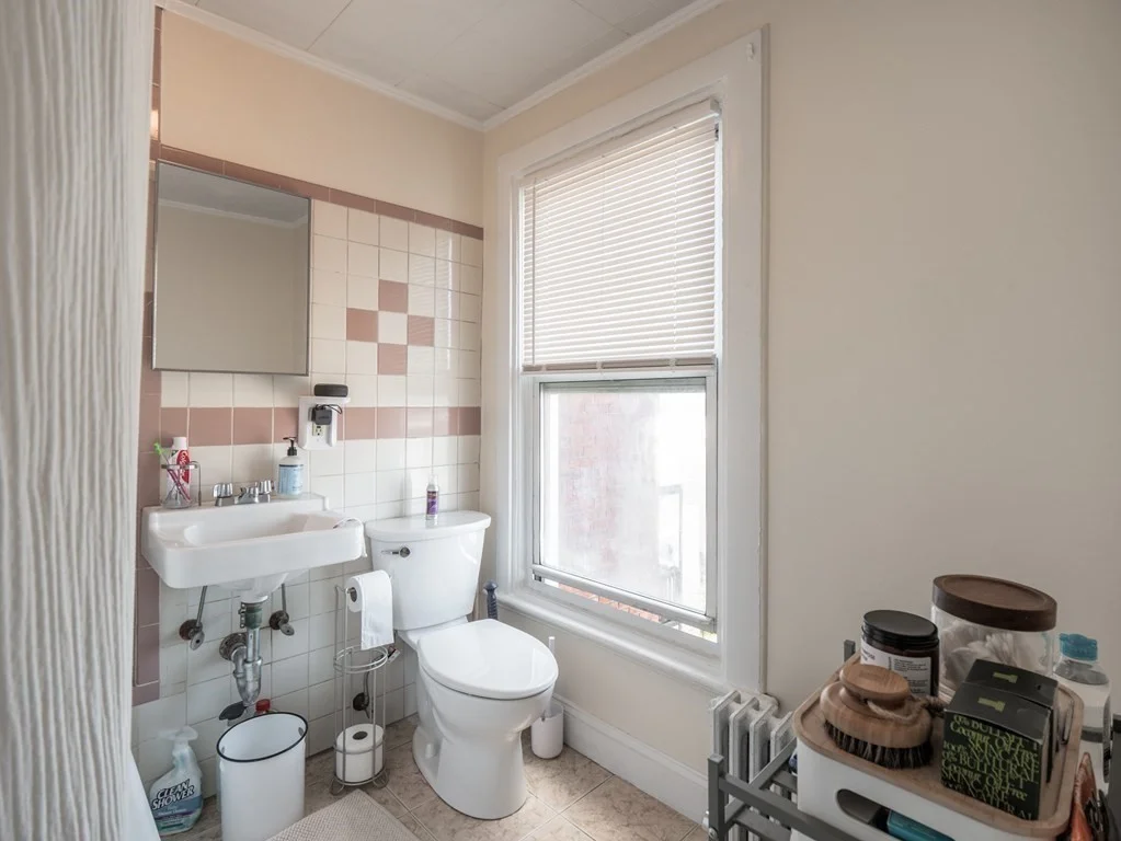1 bed, 1 bath apartment for rent at 149 Dorchester St Unit 2, Boston — photo 11 of 17