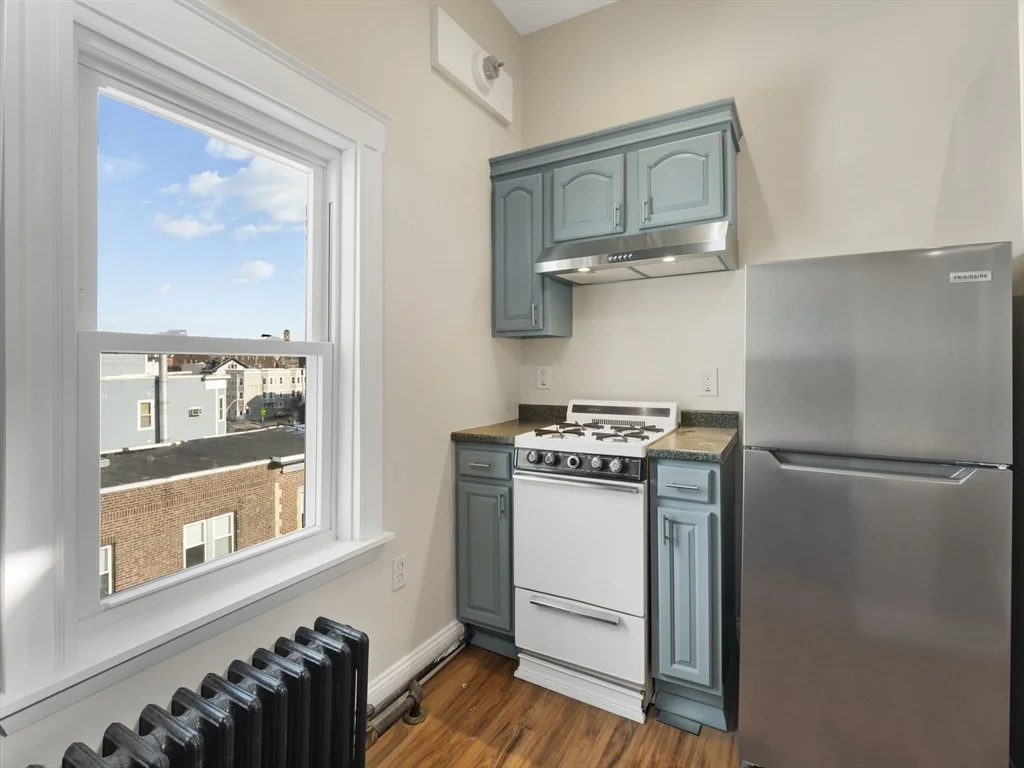 1 bed, 1 bath apartment for rent at 149 Dorchester St Unit 3, South Boston — photo 3 of 27