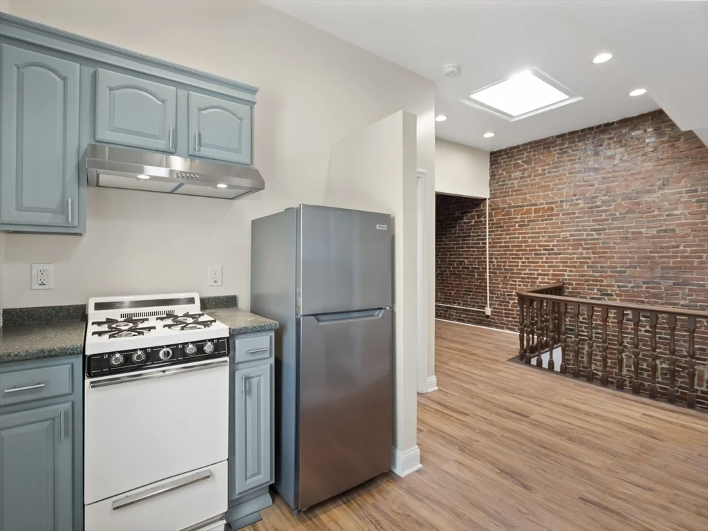 1 bed, 1 bath apartment for rent at 149 Dorchester St Unit 3, South Boston — photo 6 of 27